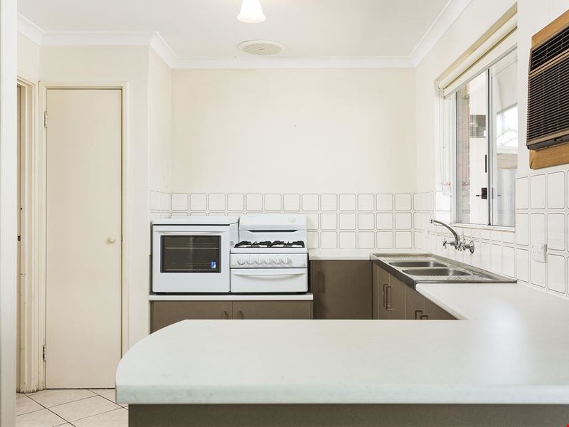 2/140 Cammillo Road, Camillo WA 6111