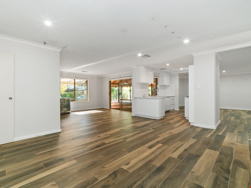 365 Pearce Street, Sawyers Valley WA 6074