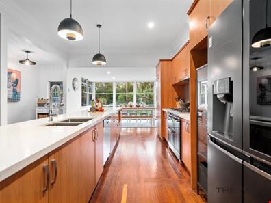 575 Colwyn Road, Mount Helena WA 6082