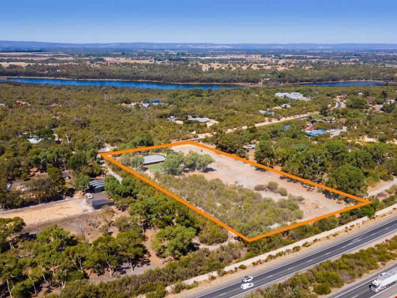 166 Woodland Parade, Stake Hill WA 6181