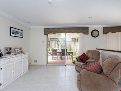12 Dandenong Way, Alexander Heights WA 6064