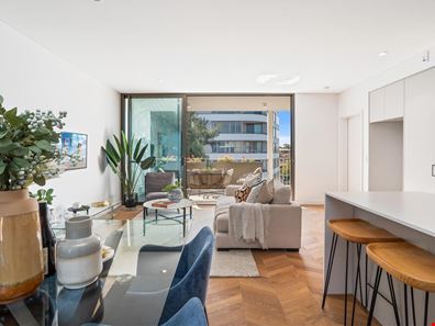 104/21 Henley Street, Como WA 6152