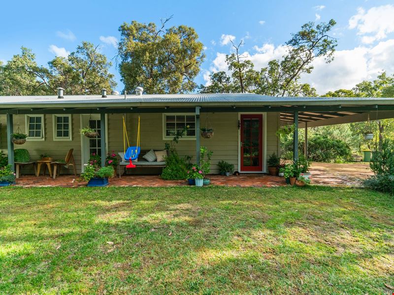 9 Hilltop Close, Mahogany Creek WA 6072