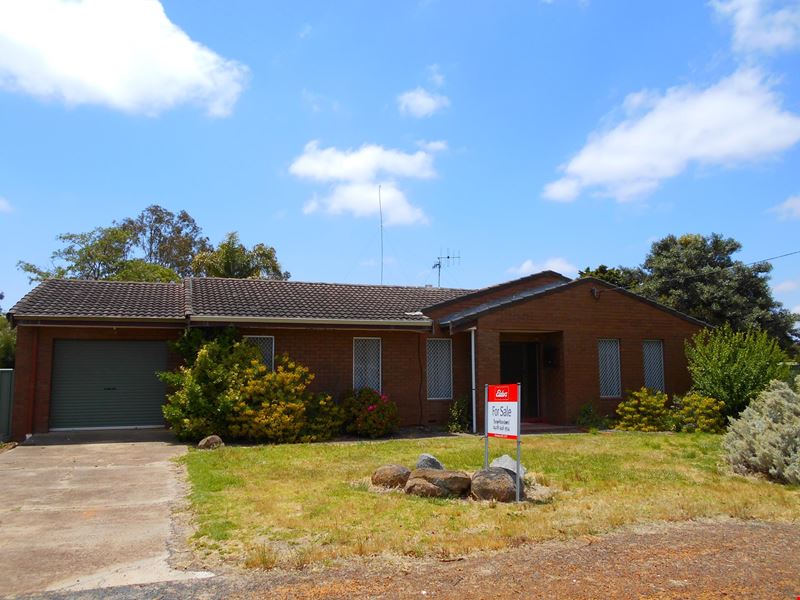 54 Amherst Street, Katanning WA 6317