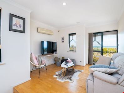 16/10 Fairhaven Terrace, Hillarys WA 6025
