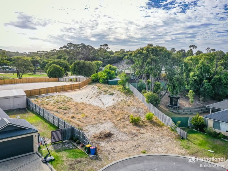 3 Finch Court, Little Grove WA 6330