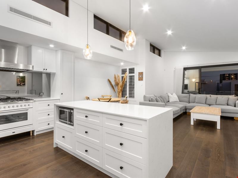 13 Caledonia Loop, North Coogee WA 6163