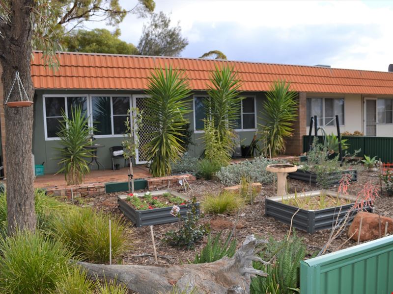 5 Bluebush Road, Kambalda West WA 6442