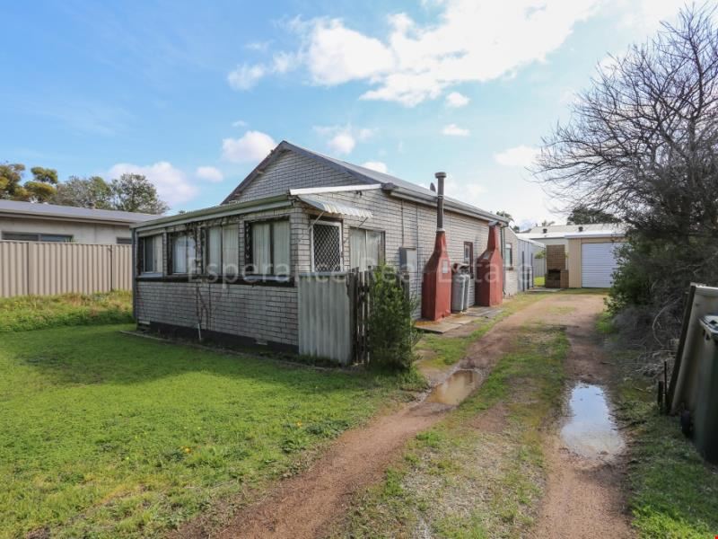 27 Pink Lake Road, Esperance WA 6450