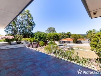 3 Dale Street, Mount Nasura WA 6112