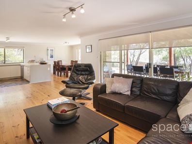 9 Freycinet Way, Gnarabup WA 6285