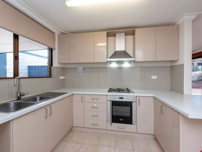 4B Mandalay Place, Craigie WA 6025