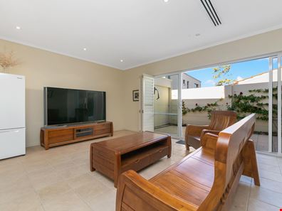 4/20 Queenslea Drive, Claremont WA 6010