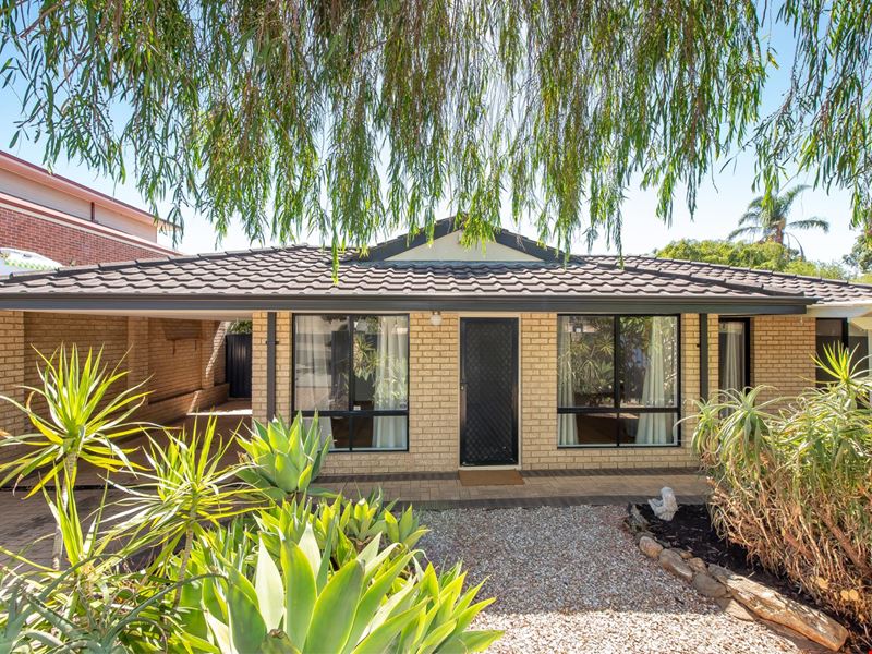 1/8 Norman Street, St James WA 6102