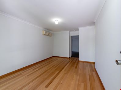 1/8 Norman Street, St James WA 6102
