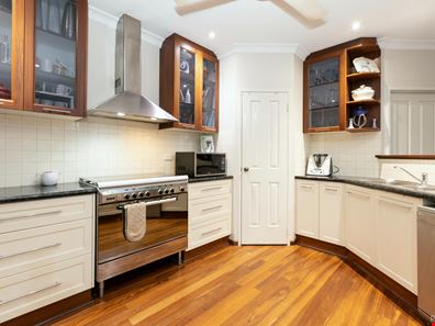 9 Kestrel Place, Djugun WA 6725