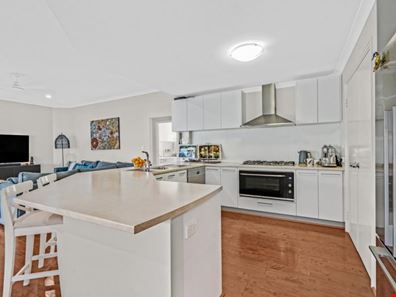 17 Latrobe Place, Abbey WA 6280