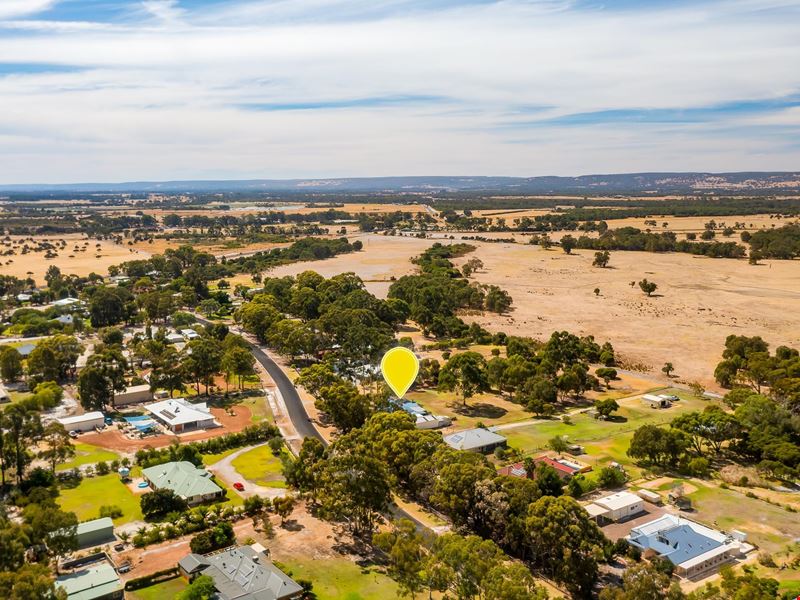 53 Eaglehawk Drive, Ravenswood WA 6208