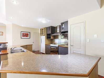 10 Carroll Street, Applecross WA 6153