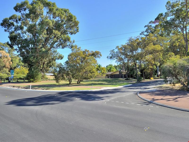 5 Woollcott Avenue, West Swan WA 6055