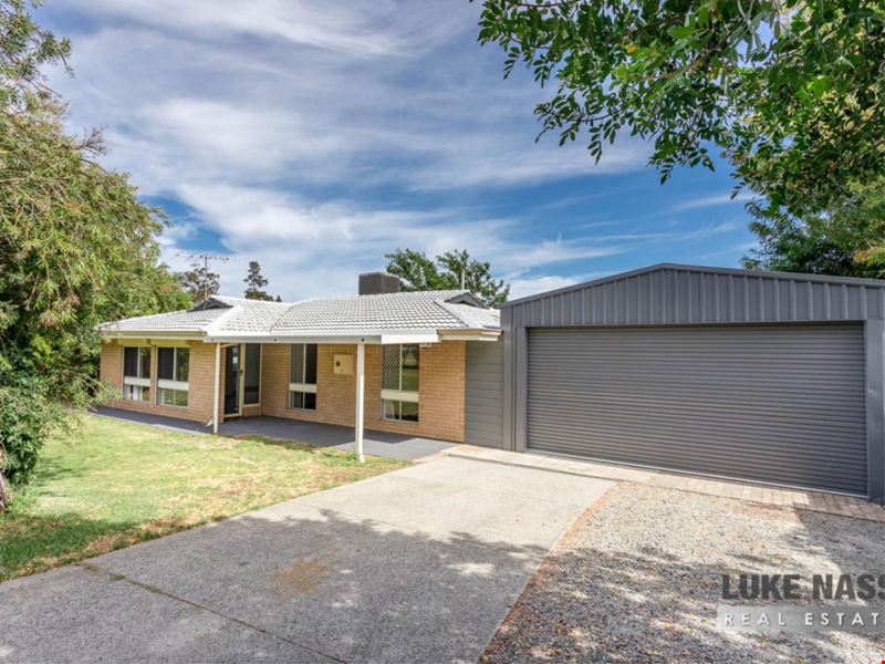 14 Bamlett Street, Mount Nasura WA 6112