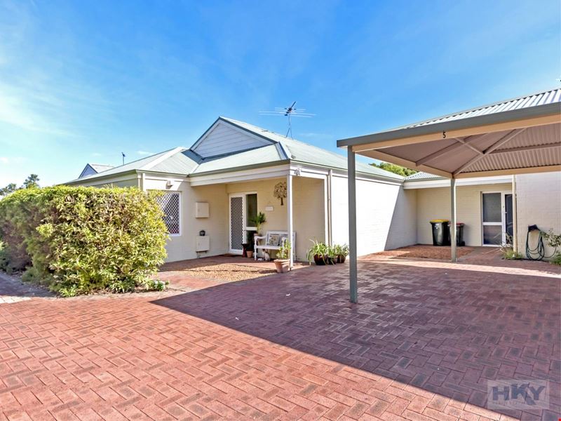 5/220 Fairway Circle, Connolly WA 6027