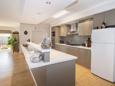 11 Lavender Gardens, Yalyalup WA 6280