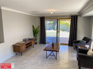 4 Kangaroo Entrance, Stratton WA 6056
