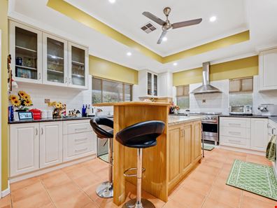 76 Eliza Shaw Drive, White Peak WA 6532