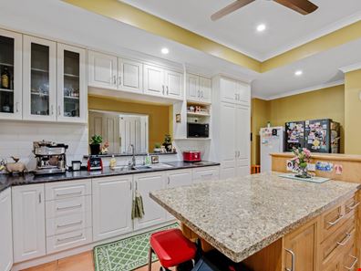 76 Eliza Shaw Drive, White Peak WA 6532