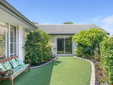 3/4A Watkins Place, Dalkeith WA 6009