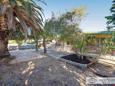 18 Christmas Ave, Orelia WA 6167