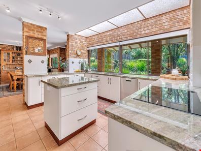 101 Kawina Road, Bickley WA 6076