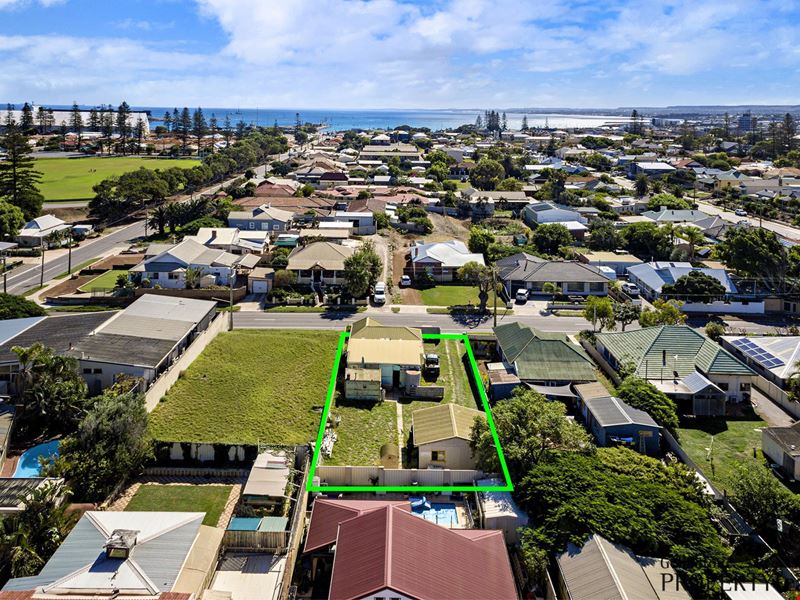 151 Shenton Street, Beachlands WA 6530
