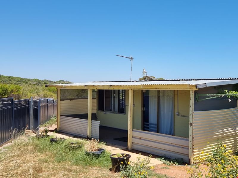 8/4 Hull Street, Cape Burney WA 6532