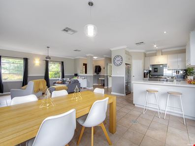15 Nairn Road, Bickley WA 6076