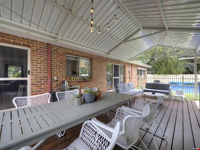 15 Nairn Road, Bickley WA 6076