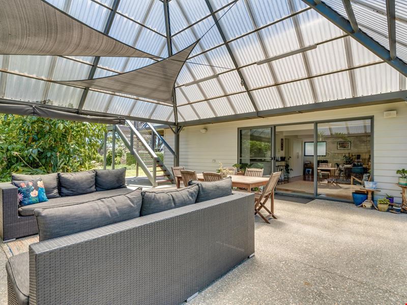 3 Grove Street East, Little Grove WA 6330