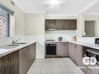 27/1 Stallard Place, Withers WA 6230