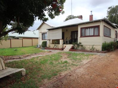 5 Railway Parade, Yarloop WA 6218