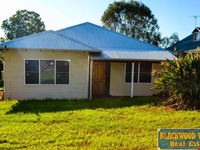 28 Blackwood River Drive, Balingup WA 6253