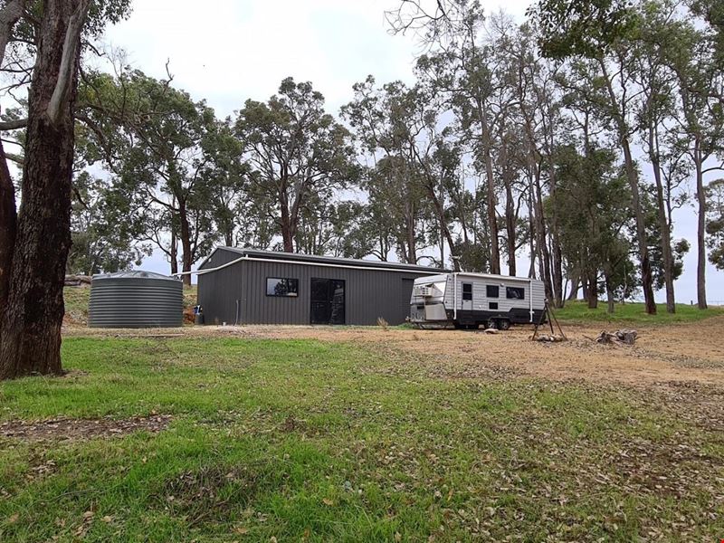17 Sinnott Road, Boyup Brook WA 6244