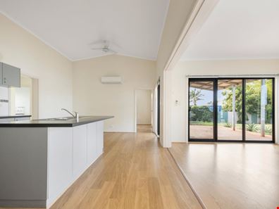 11 Honeymoon Road, Point Samson WA 6720