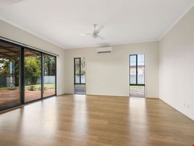 11 Honeymoon Road, Point Samson WA 6720