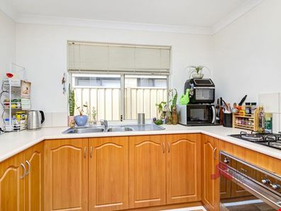 6B Sulphur Street, Withers WA 6230