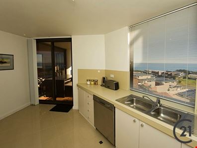 20/6A Valley Road, Halls Head WA 6210