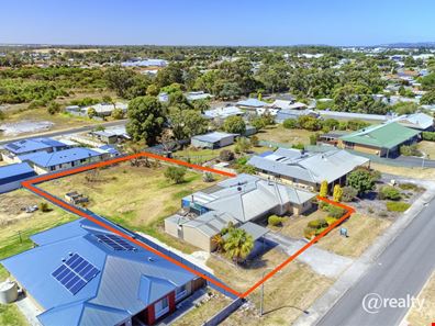 74 Katoomba Street, Orana WA 6330