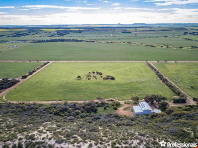 1267 Company Road, Greenough WA 6532