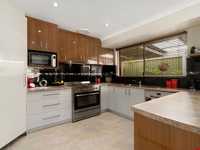 1/35 Erlistoun St, Golden Bay WA 6174