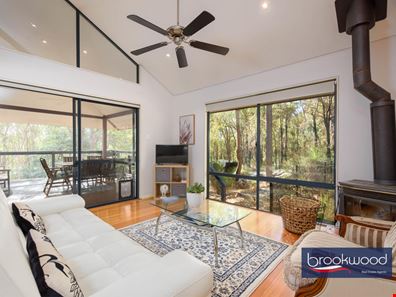 5 Plateau Heights, Hovea WA 6071